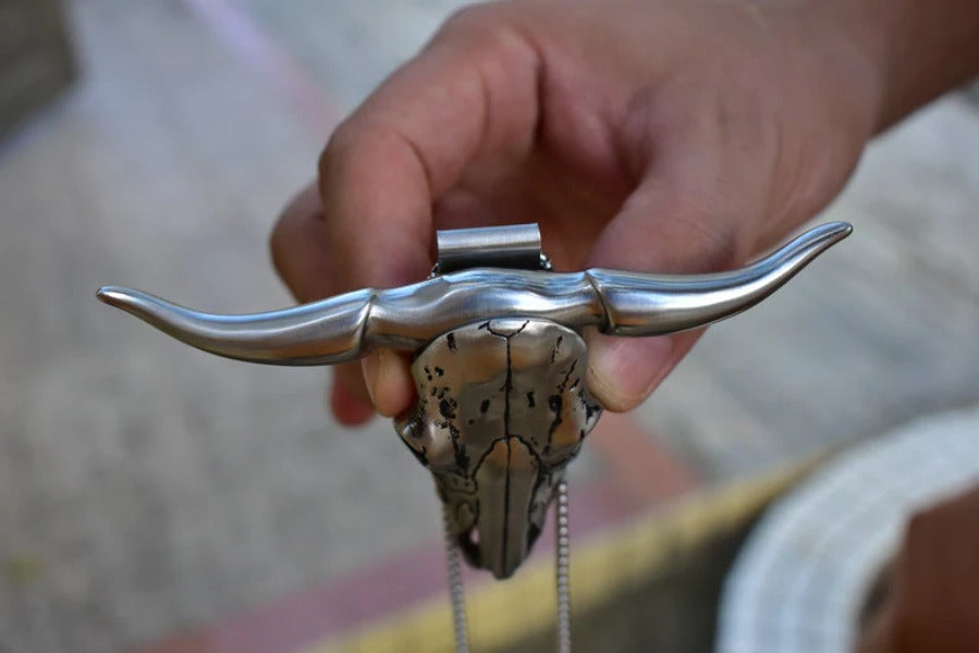 Bullhead Spikes Knife Crafted from Durable Damascus Steel