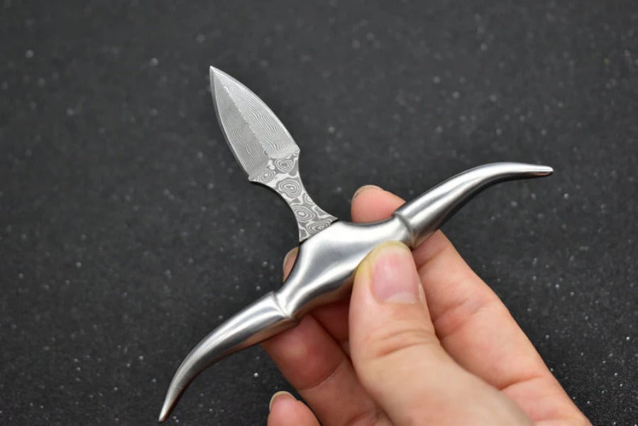Bullhead Spikes Knife Crafted from Durable Damascus Steel
