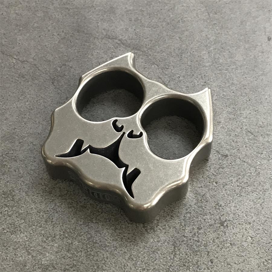 GODEDC TC21 Titanium Dog Form Knuckle Duster for Everyday Defense Use